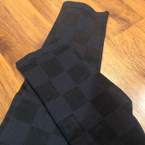 NWOT Good American High Rise Shine Leggings. Black/gray checkers. Size 5/6 2(xl) - Picture 2 of 9